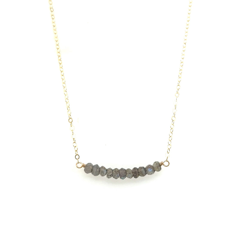 Labradorite Gembar in Gold