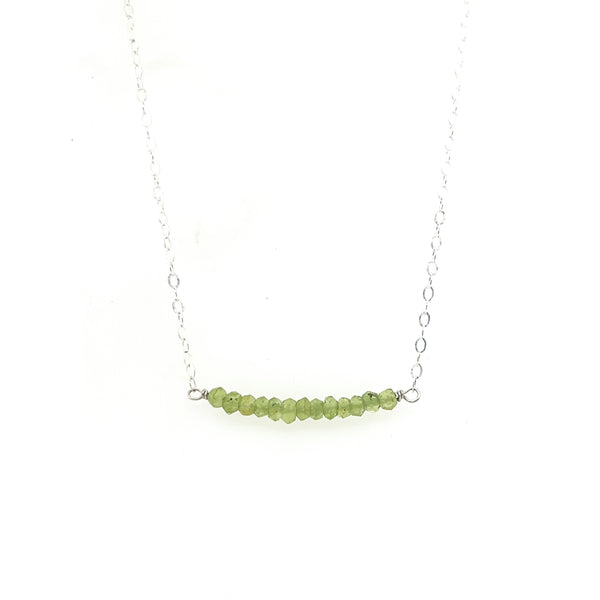 Peridot Gembar in Silver