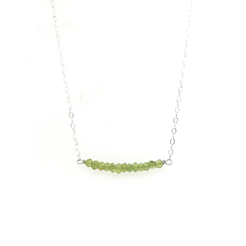 Peridot Gembar in Silver